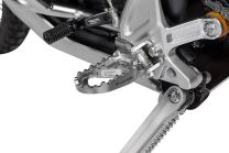 "Works" long-distance foot pegs for Yamaha Tenere 700